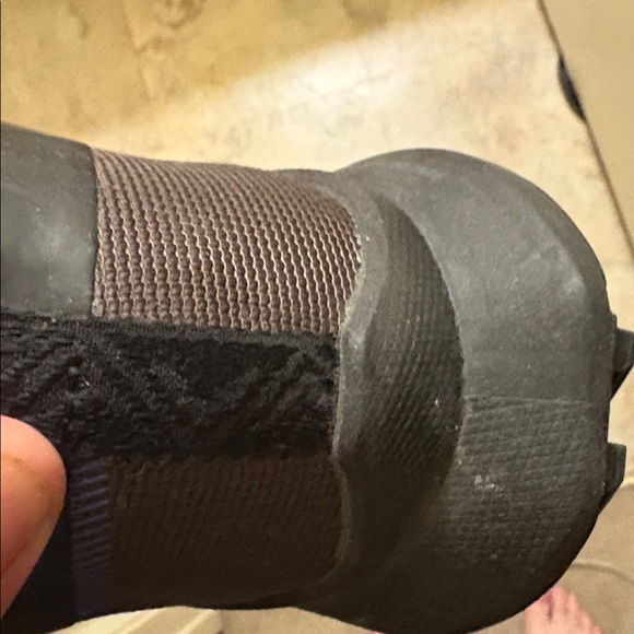 Nike Gore-Tex Men's Athletic Shoes - Picture 8 of 9